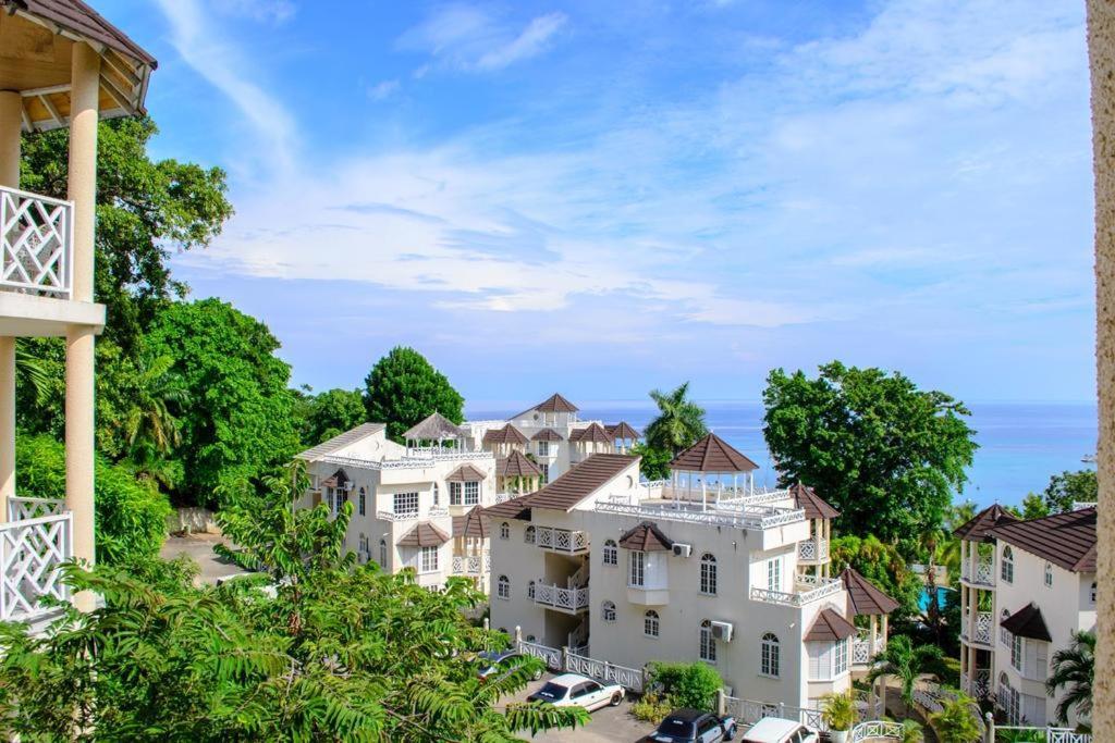 Sky Castles Apt H6 Ocho Rios Buitenkant foto