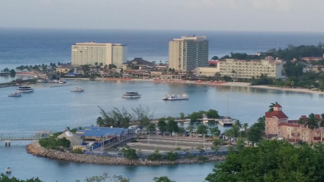 Sky Castles Apt H6 Ocho Rios Buitenkant foto